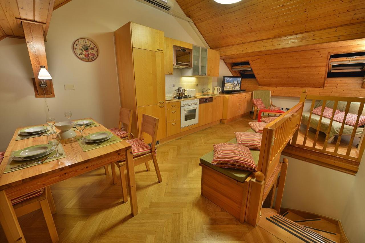Old Town Apartments Tyn براغ المظهر الخارجي الصورة